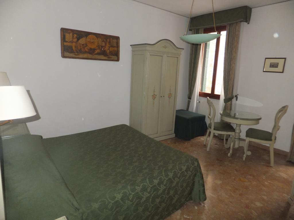 Ca Del Pozzo Otel Venedik Oda fotoğraf